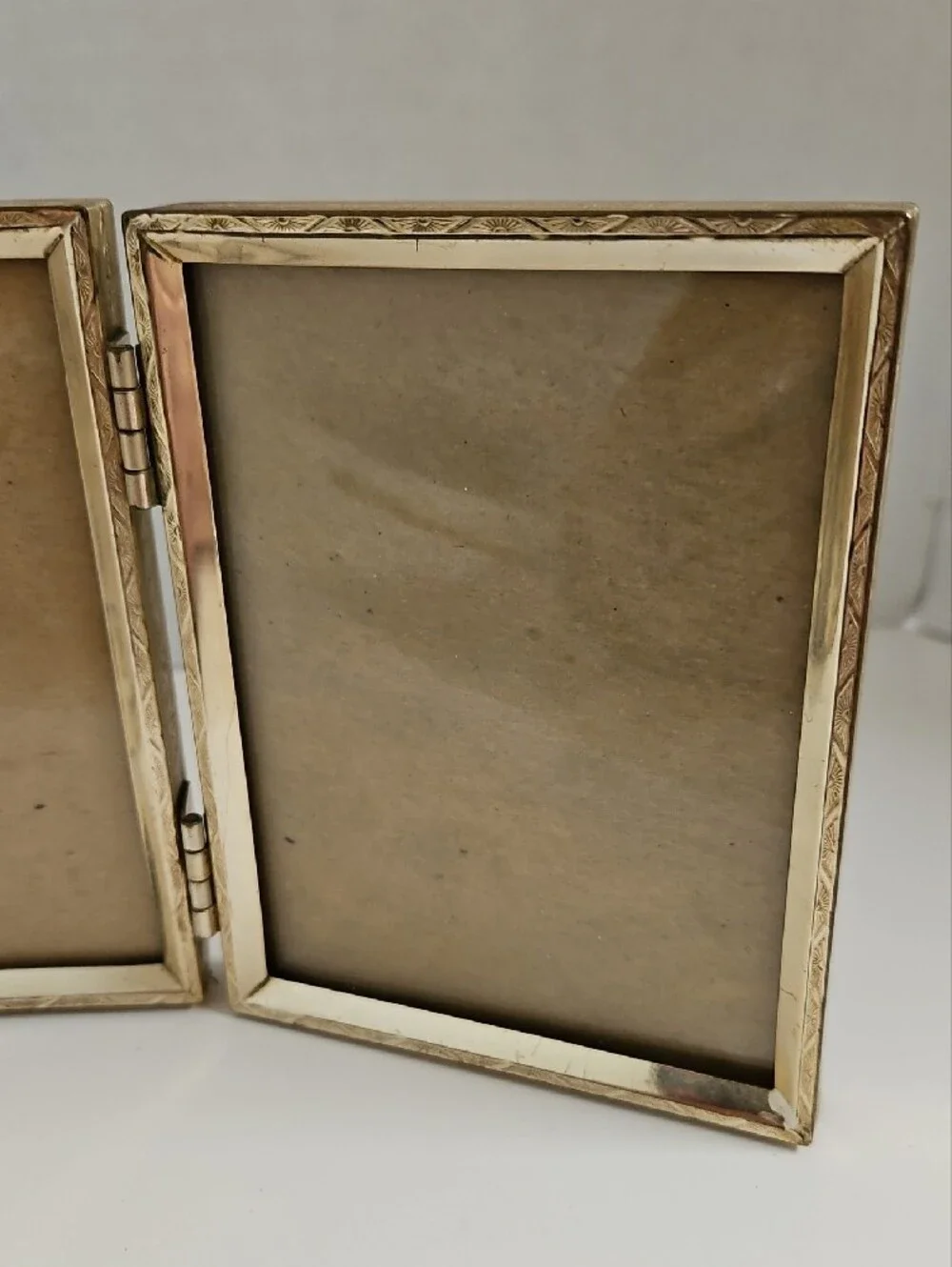Vintage Triple-Fold Gold Hinged Photo Frame - Gold Finish